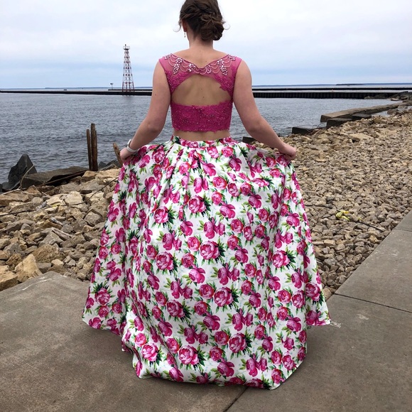 Sherri Hill Prom Dress - Picture 1 of 2